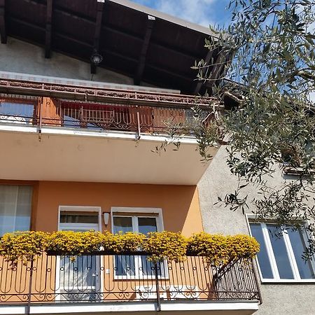 Apartment Iseo Lake Sale Marasino Bilik gambar