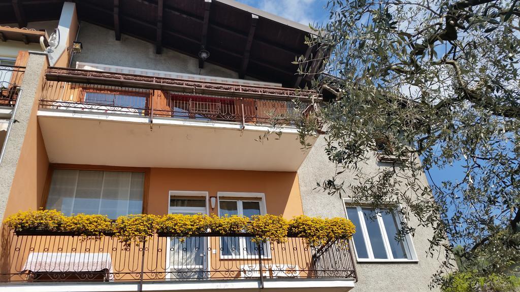 Apartment Iseo Lake Sale Marasino Bilik gambar