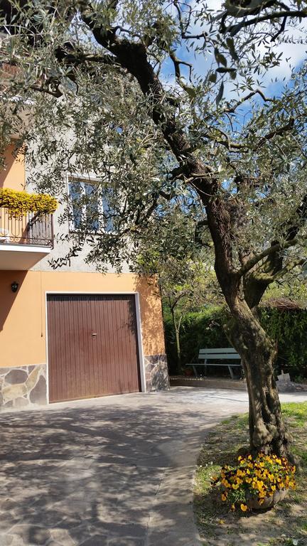 Apartment Iseo Lake Sale Marasino Bilik gambar